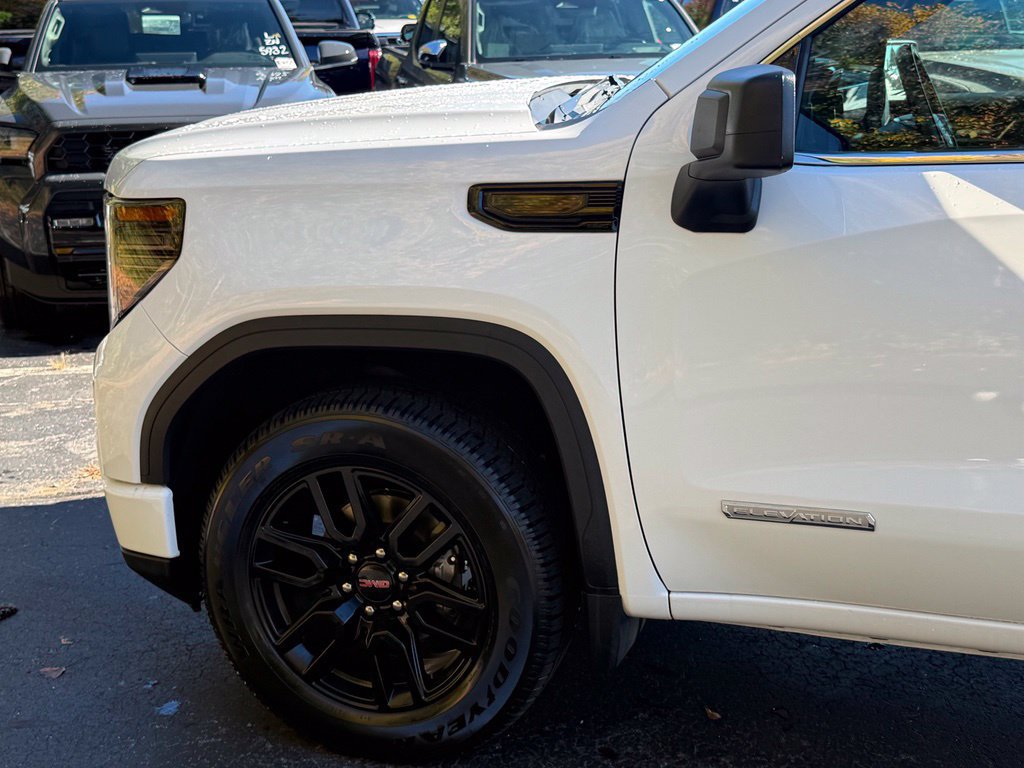 Used 2022 GMC Sierra 1500 Elevation AWD/4WD image 2