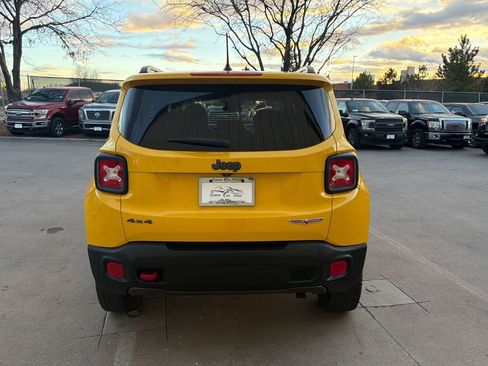 Used 2016 Jeep Renegade Trailhawk image 6