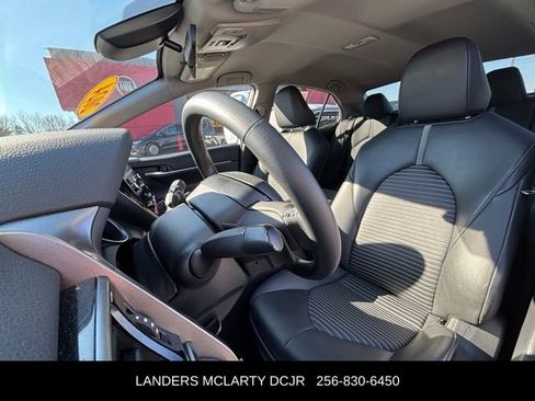 Used 2024 Toyota Camry SE image 20