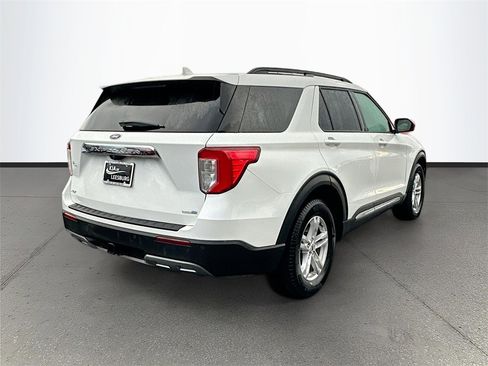 Used 2020 Ford Explorer XLT w/ Equipment Group 202A image 7