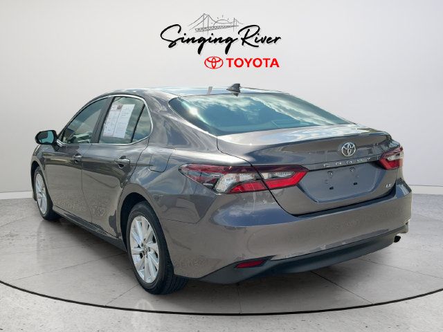 Used 2023 Toyota Camry LE FWD image 5