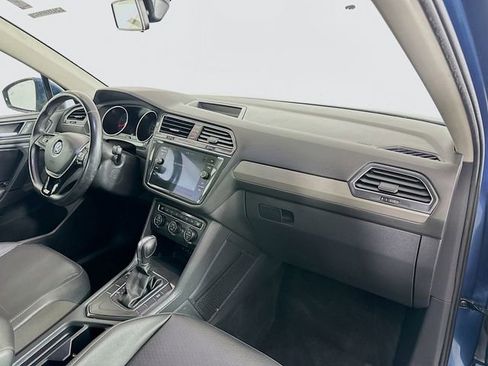 Used 2019 Volkswagen Tiguan SE w/ Panoramic Sunroof Package image 29