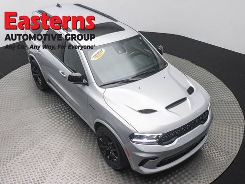 Used 2024 Dodge Durango R/T w/ Tow 'N Go Package AWD/4WD image 3