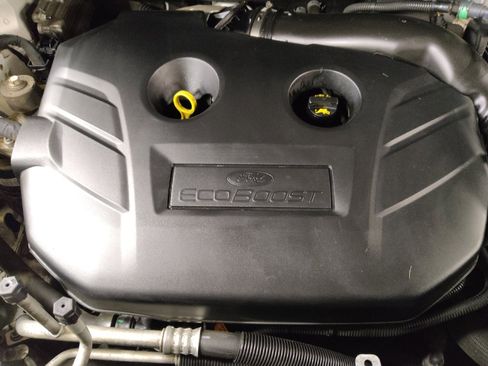 Used 2017 Ford Edge SE image 30