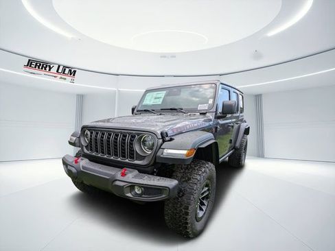 New 2025 Jeep Wrangler Rubicon w/ XTREMEE 35" Tire Package image 6