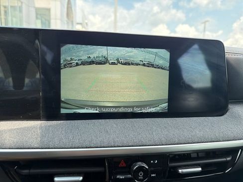 Used 2025 Nissan Kicks SV AWD/4WD image 22