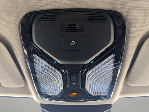 Used 2023 BMW X7 xDrive40i w/ Parking Assistance Package AWD/4WD image 21