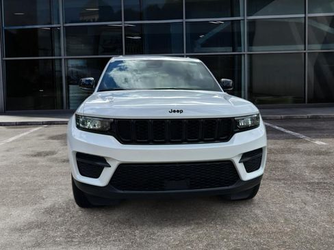 New 2025 Jeep Grand Cherokee Altitude RWD image 2
