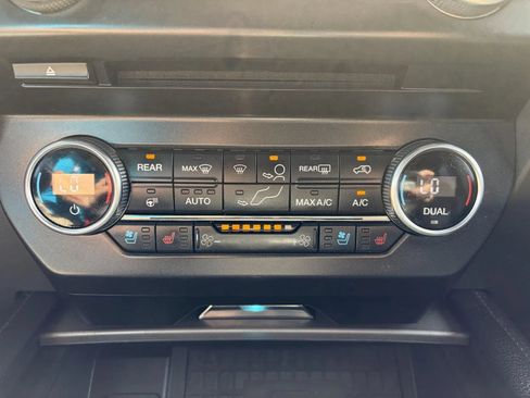 Used 2018 Ford Expedition Max XLT w/ Equipment Group 202A AWD/4WD image 19