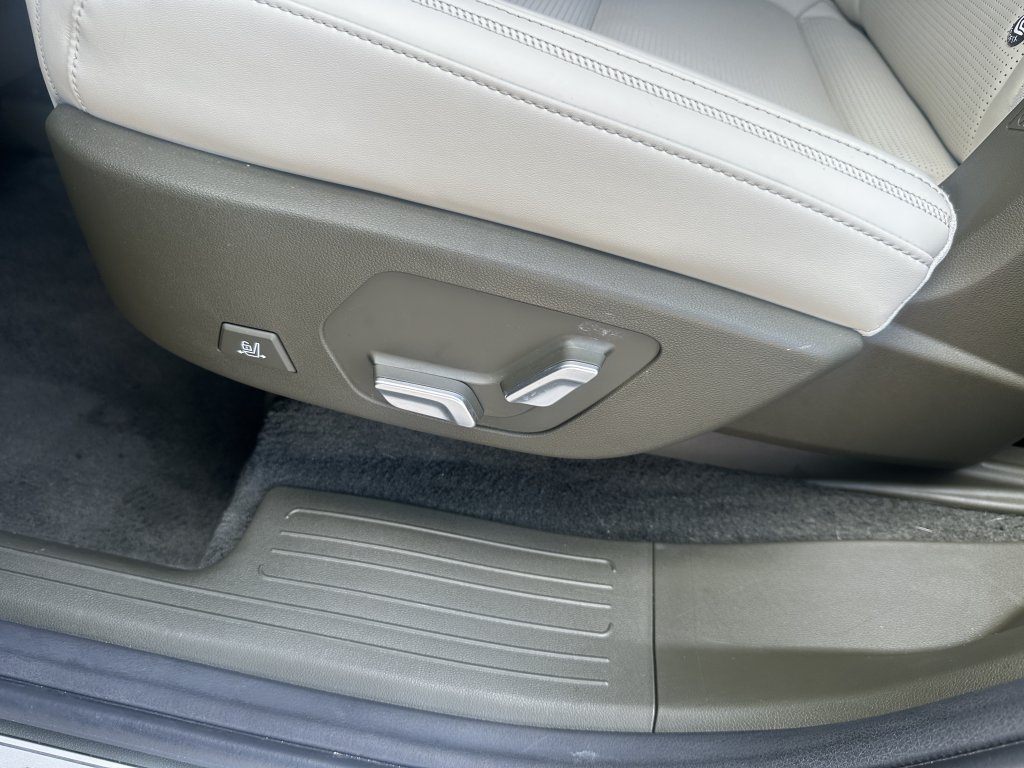 Used 2025 Hyundai Santa Fe Calligraphy FWD image 30