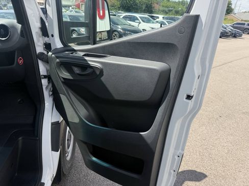 Used 2024 Mercedes-Benz Sprinter 3500 image 15