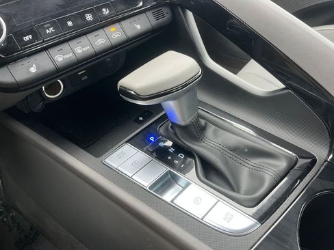 Used 2025 Hyundai Elantra SEL image 42
