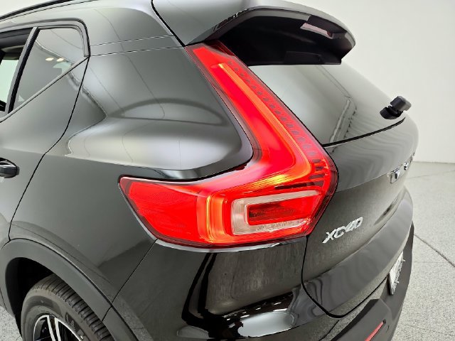 New 2026 Volvo XC40 B5 Core w/ Protection Package Premier AWD/4WD image 33