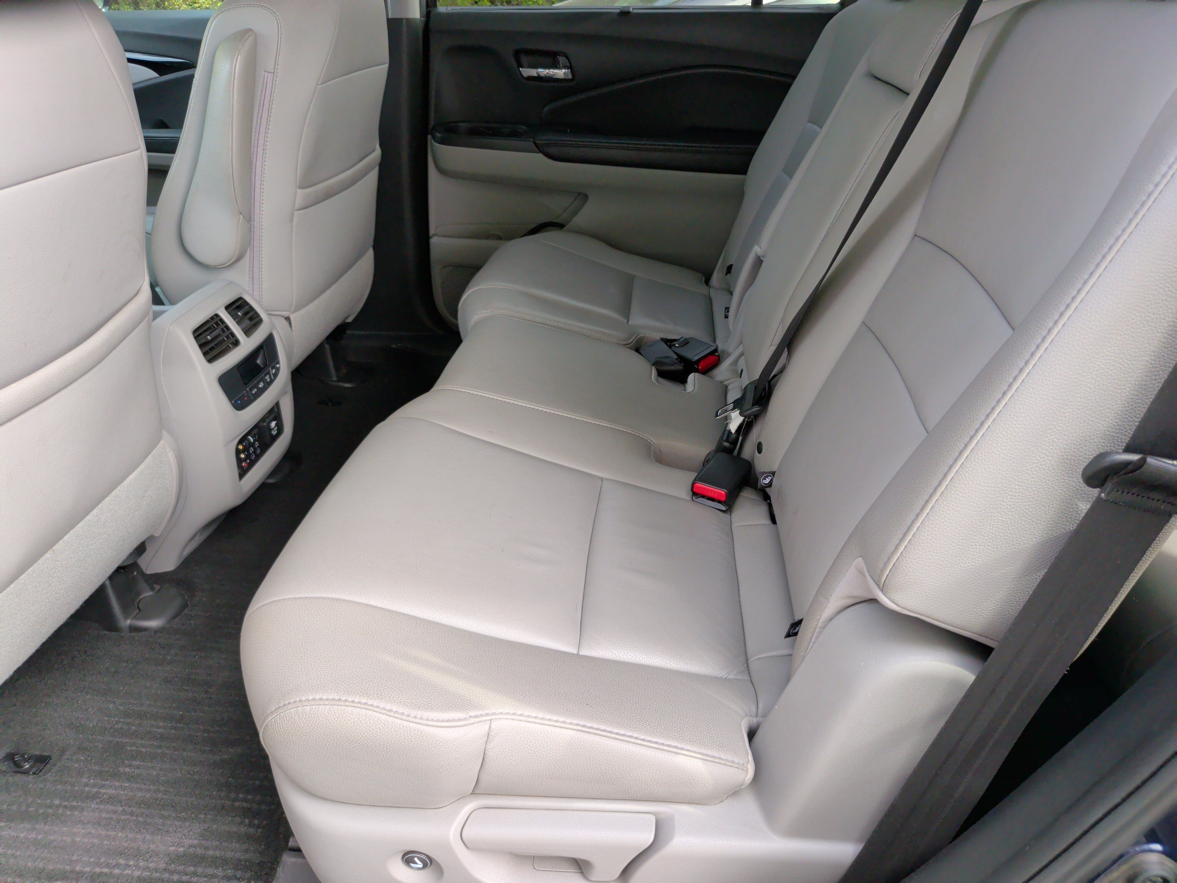 Used 2016 Honda Pilot Touring image 37