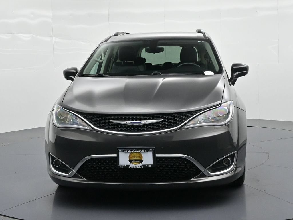 Used 2018 Chrysler Pacifica Touring-L FWD image 3