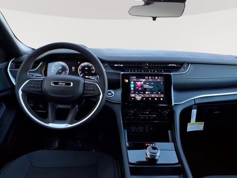 New 2025 Jeep Grand Cherokee Laredo X w/ Luxury Tech Group I image 12