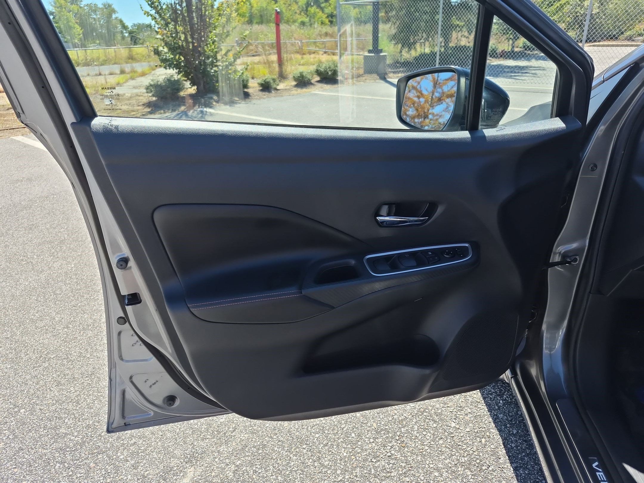 Certified 2020 Nissan Versa SR w/ Electronics Package FWD image 13