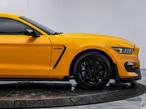 Used 2019 Ford Mustang Shelby GT350 w/ Technology Package RWD image 22