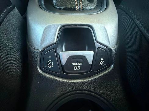 Used 2017 Jeep Compass Latitude AWD/4WD image 21