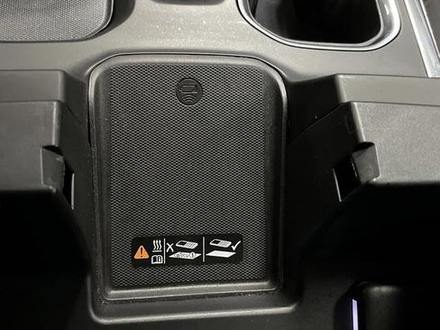 Used 2022 Chevrolet Silverado 1500 RST image 25