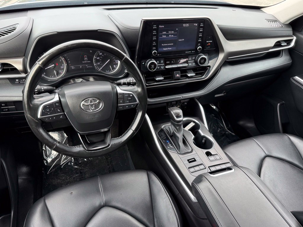 Used 2021 Toyota Highlander XLE AWD/4WD image 23