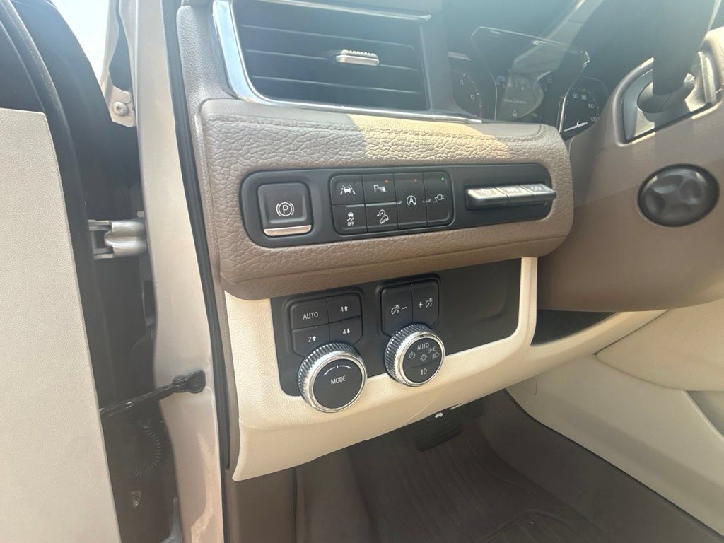 Used 2021 GMC Yukon Denali AWD/4WD image 16