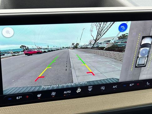 Used 2025 Ford Maverick Lariat image 19