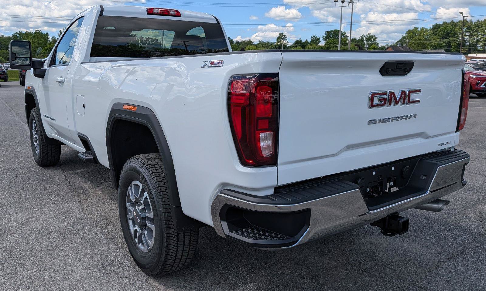 New 2026 GMC Sierra 3500 SLE w/ SLE Convenience Package AWD/4WD image 8