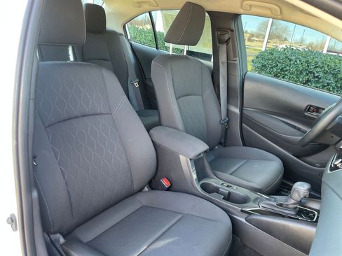 Used 2025 Toyota Corolla LE image 35