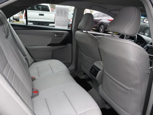 Used 2017 Toyota Camry XLE image 18