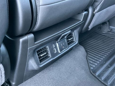 Used 2025 GMC Sierra 1500 SLT image 29