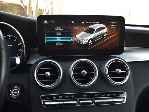 Used 2021 Mercedes-Benz GLC 300 4MATIC image 33