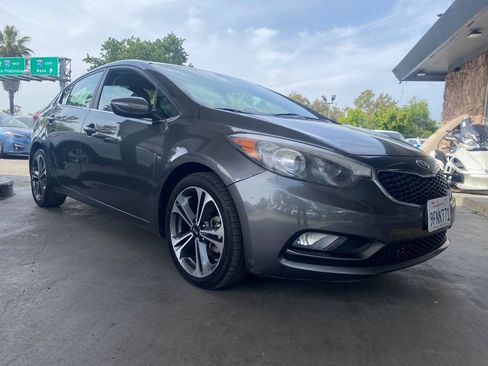 Used 2014 Kia Forte EX w/ Premium Package FWD image 3