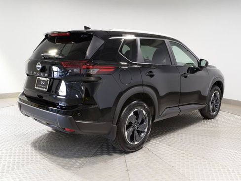 Used 2026 Nissan Rogue SV w/ SV Premium Package AWD/4WD image 10