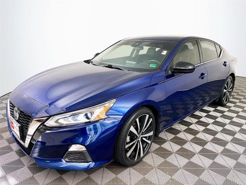 Used 2022 Nissan Altima 2.5 SR FWD image 3