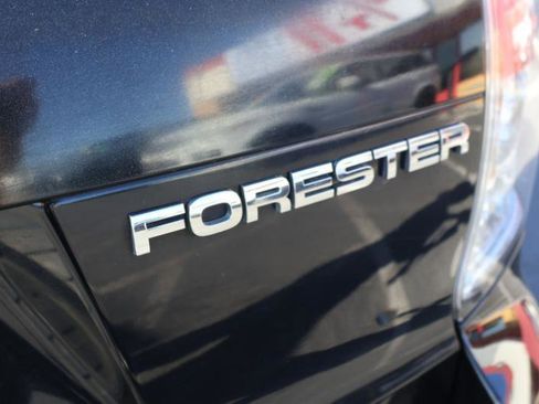 Used 2010 Subaru Forester 2.5X Limited AWD/4WD image 11