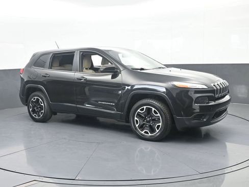 Used 2016 Jeep Cherokee Sport AWD/4WD image 8