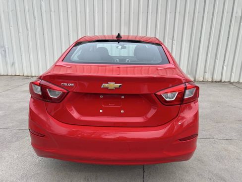 Used 2018 Chevrolet Cruze LS FWD image 4