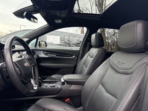 Certified 2025 Cadillac XT6 Premium Luxury image 16
