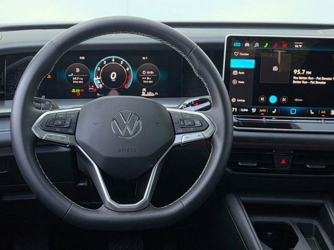 Certified 2026 Volkswagen Tiguan SE AWD/4WD image 30