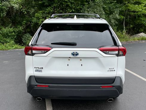 Used 2024 Toyota RAV4 XLE w/ Convenience Package AWD/4WD image 4
