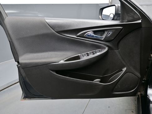 Used 2016 Chevrolet Malibu LS image 9