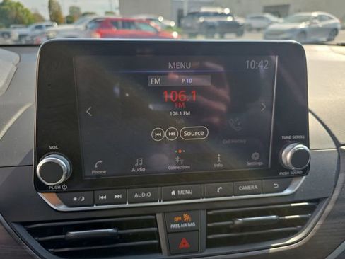 Used 2024 Nissan Altima 2.5 SV image 23