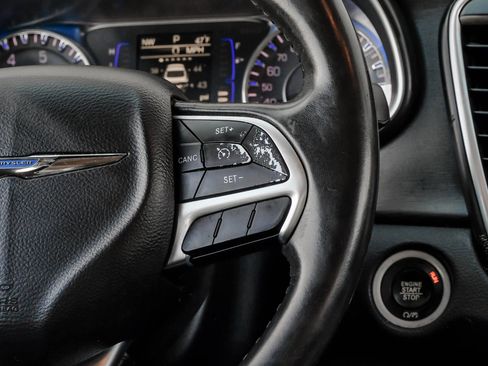 Used 2017 Chrysler 200 Limited Platinum image 22