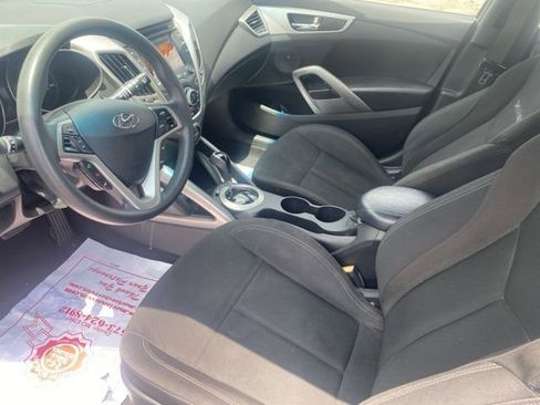Used 2015 Hyundai Veloster image 11