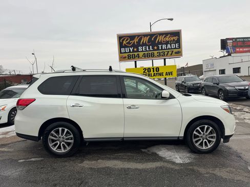 Used 2015 Nissan Pathfinder SV AWD/4WD image 3