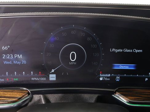 Used 2022 Cadillac Escalade Luxury AWD/4WD image 4