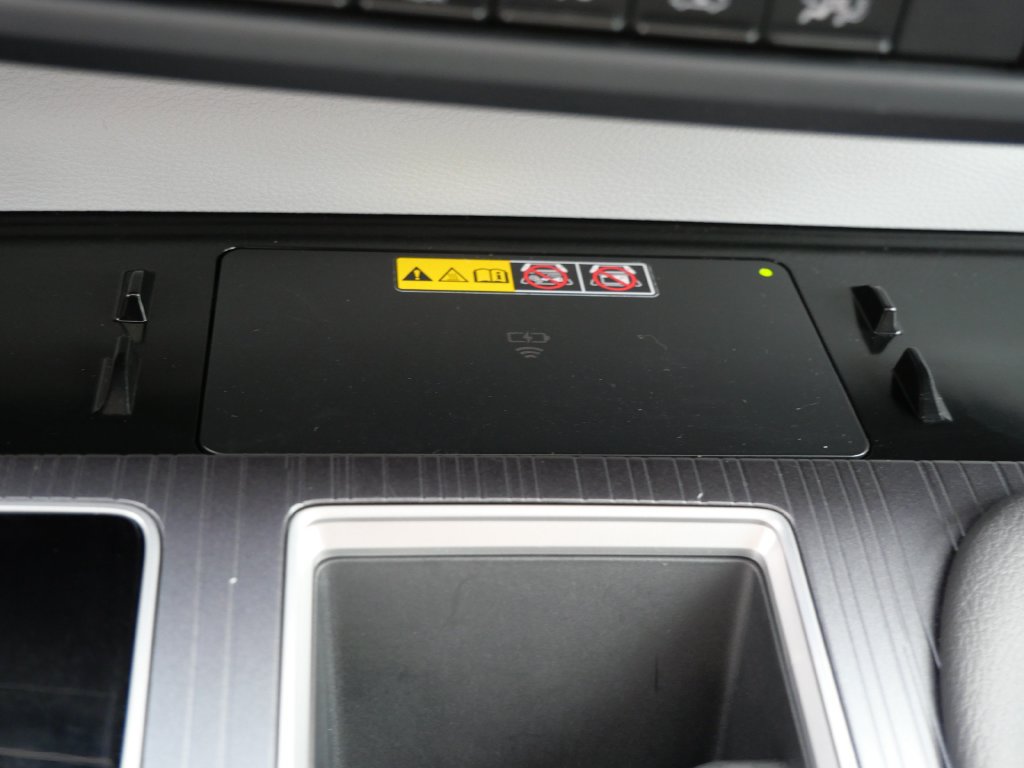 Certified 2025 Toyota Sienna XLE FWD image 21