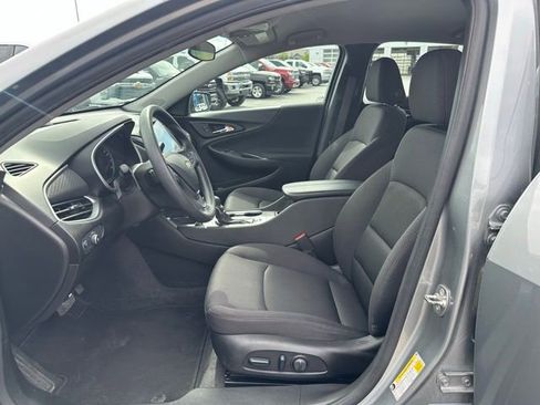 Used 2024 Chevrolet Malibu LT FWD image 2
