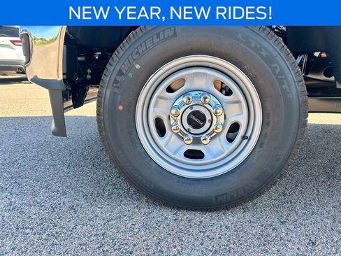 New 2026 Ford F250 XL w/ XL Chrome Package image 32